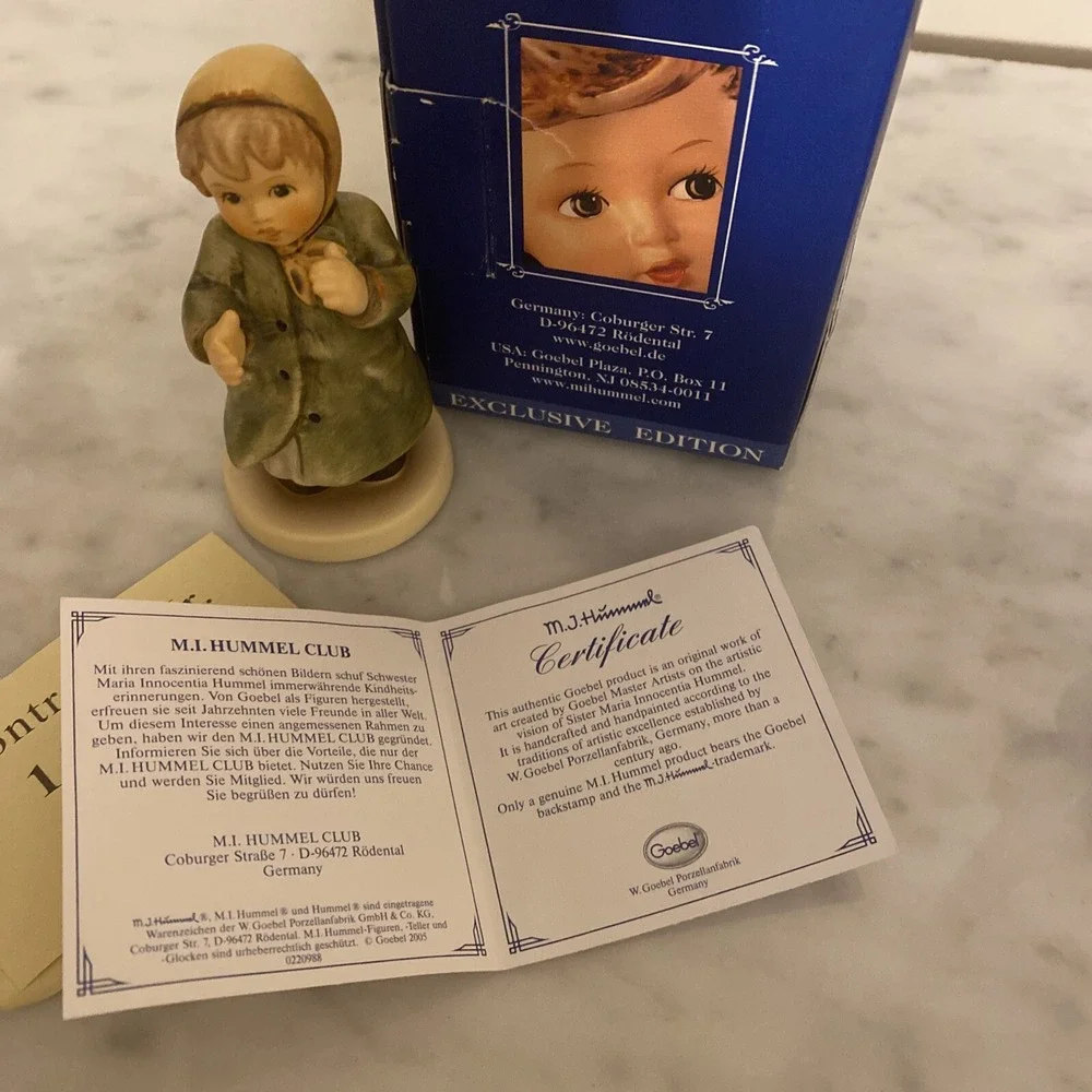 Hummel Club Membership Figurine - Keeping Time - Mint in Box 4